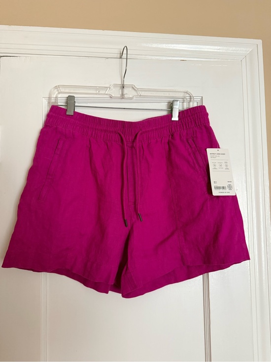 Athleta Pants - Athleta Retreat Linen Shorts. Magenta. NWT. Mid-rise.